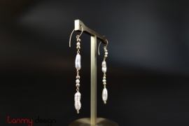 Pearl and 9k gold earrings